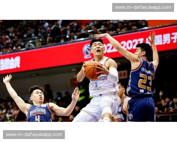 山东男篮vs同曦男篮：季后赛的烽火，谁能点燃胜利的火种？